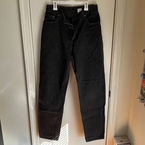 Levi’s 550 relaxed fit tapered leg. Size 10 Reg L.